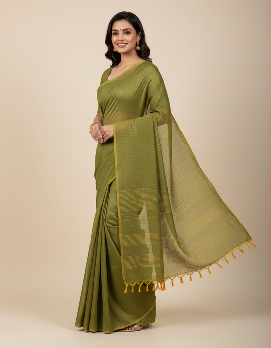ight Green Pure Cotton Saree with Dual Pattern Design