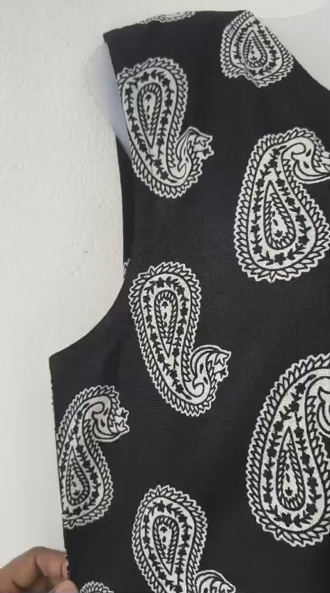 A line Black Sleeveless Paisley Print Kurti – Comfortable Daily Wear